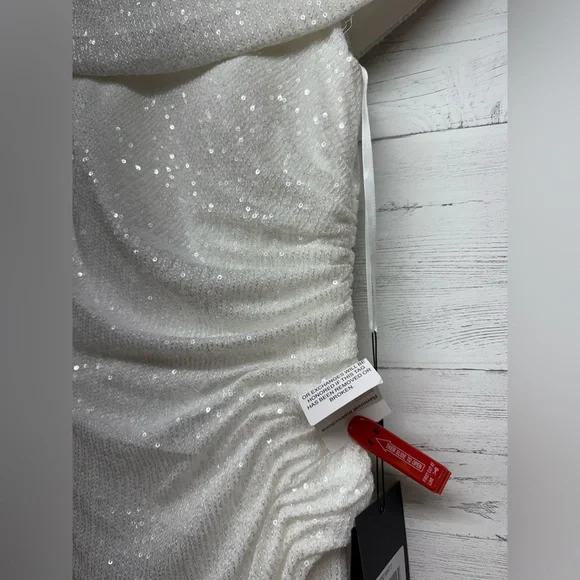 Mac Duggal size 0 white gown wedding bachelorette off shoulder high slit - Picture 3 of 8